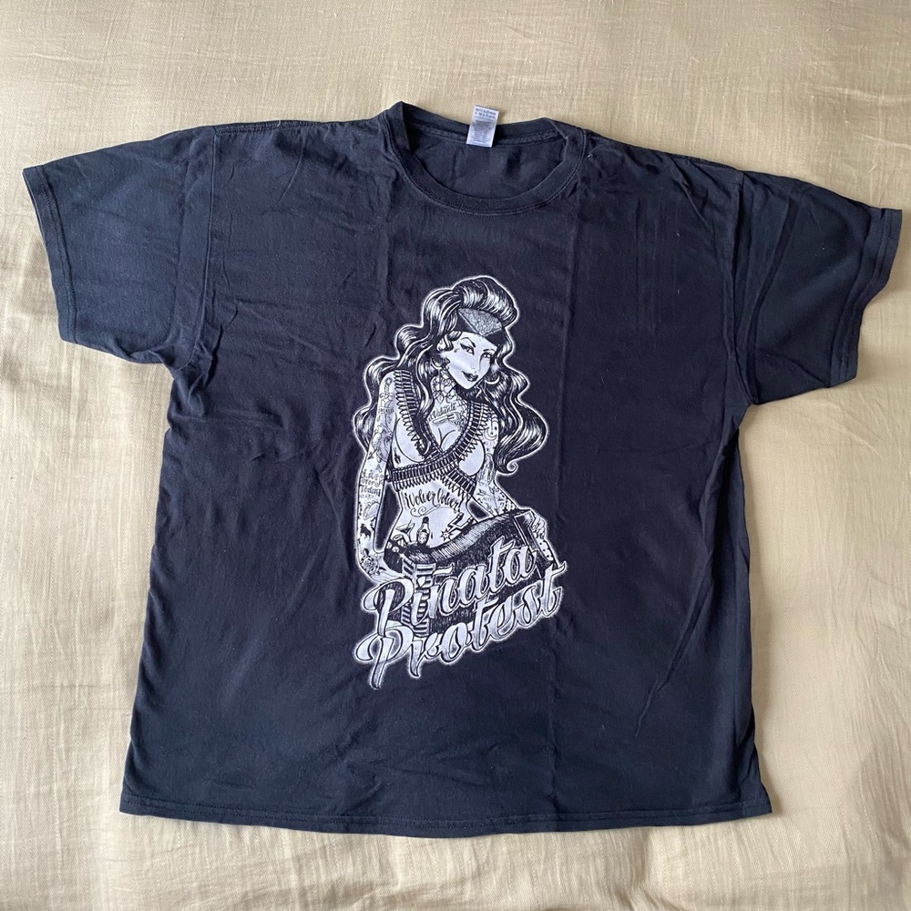 Piñata Protest men’s XL band shirt